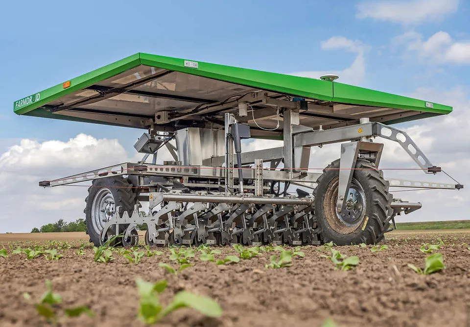 FarmDroid robot weeding crop rows